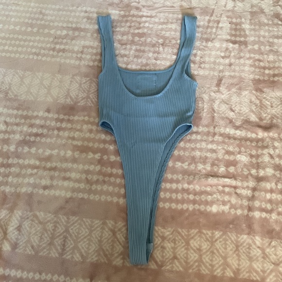 high cut bodysuit - Picture 7 of 7